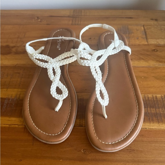 XAPPEAL Akia - Women's Braided Ankle Strap Gladiator Thong Sandals white 8 - Picture 5 of 5